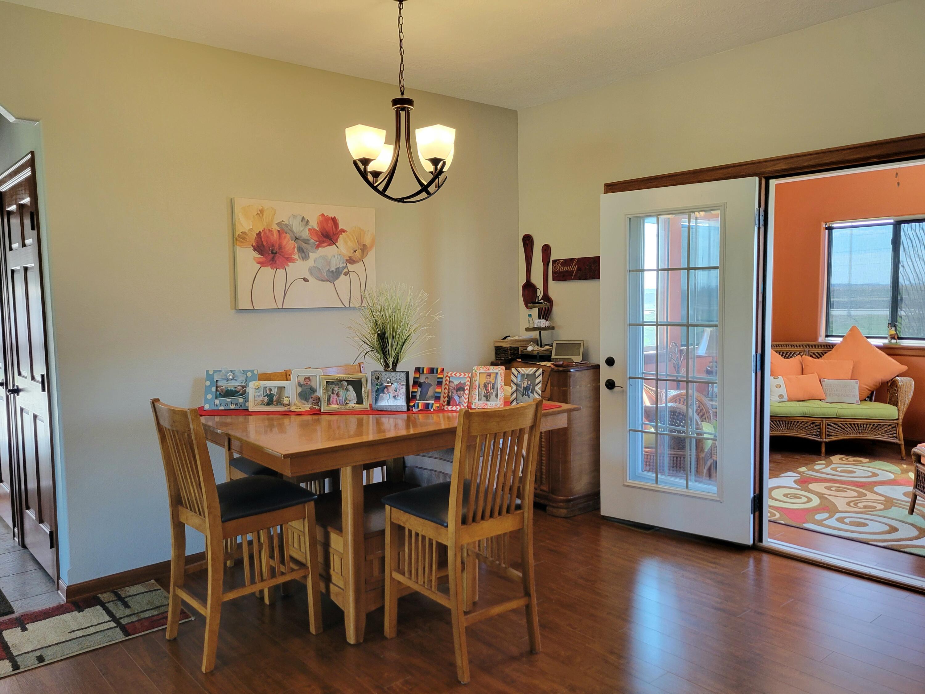 Aberdeen, South Dakota, 57401, United States, 5 Bedrooms Bedrooms, ,4 BathroomsBathrooms,Residential,For Sale,1931834