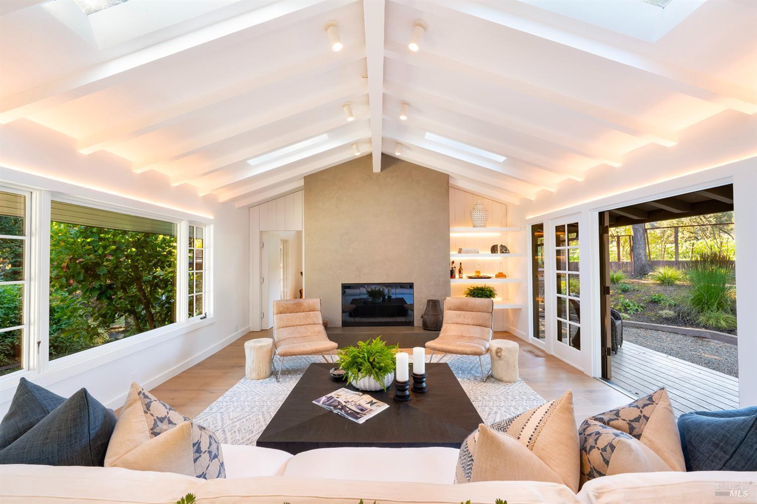 St. Helena, California, 94574, United States, 3 Bedrooms Bedrooms, ,5 BathroomsBathrooms,Residential,For Sale,1998865