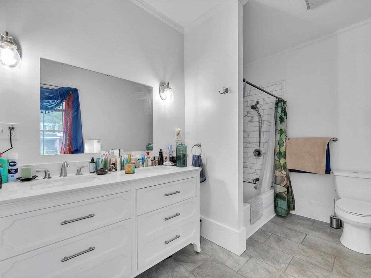 St. Albans City, Vermont, 05478, United States, 5 Bedrooms Bedrooms, ,5 BathroomsBathrooms,Residential,For Sale,1829327