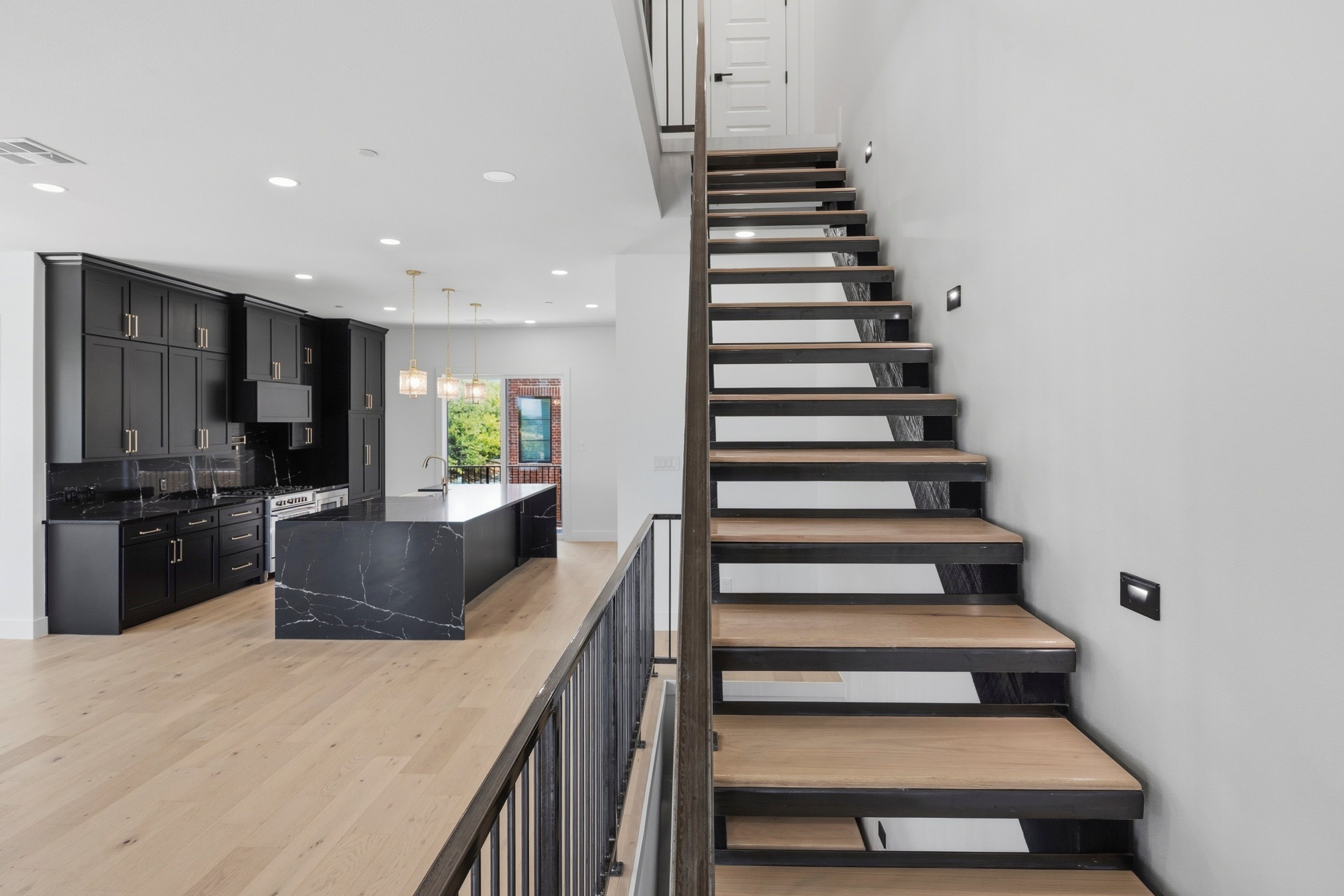  400 Vista Buena Trail, Fort Worth, TX, 76111 - 物件實景
