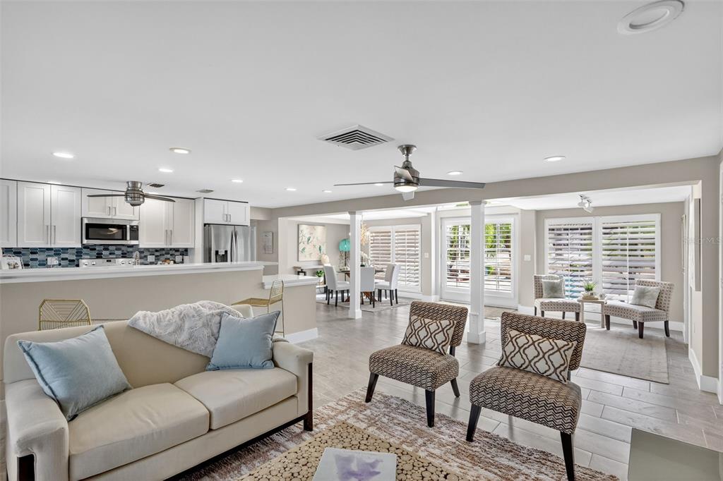 Longboat Key, Florida, 34228, United States, 3 Bedrooms Bedrooms, ,2 BathroomsBathrooms,Residential,For Sale,1990986