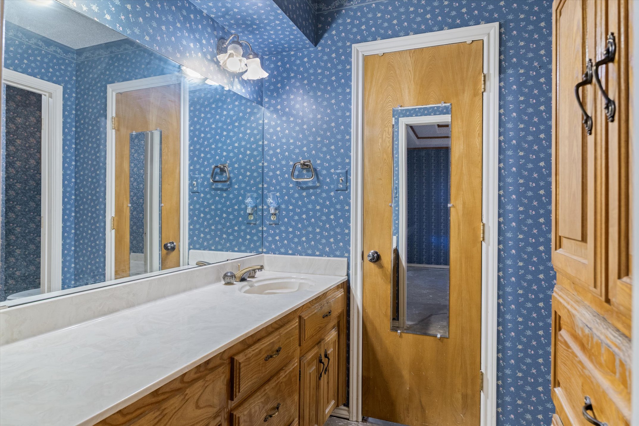 Canton, Texas, 75103, United States, 3 Bedrooms Bedrooms, ,2 BathroomsBathrooms,Residential,For Sale,1974992