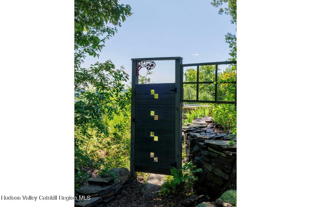 Bearsville, New York, 12409, United States, 3 Bedrooms Bedrooms, ,3 BathroomsBathrooms,Residential,For Sale,1901832