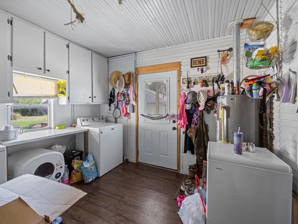 Ennis, Texas, 75119, United States, 3 Bedrooms Bedrooms, ,2 BathroomsBathrooms,Residential,For Sale,1942669
