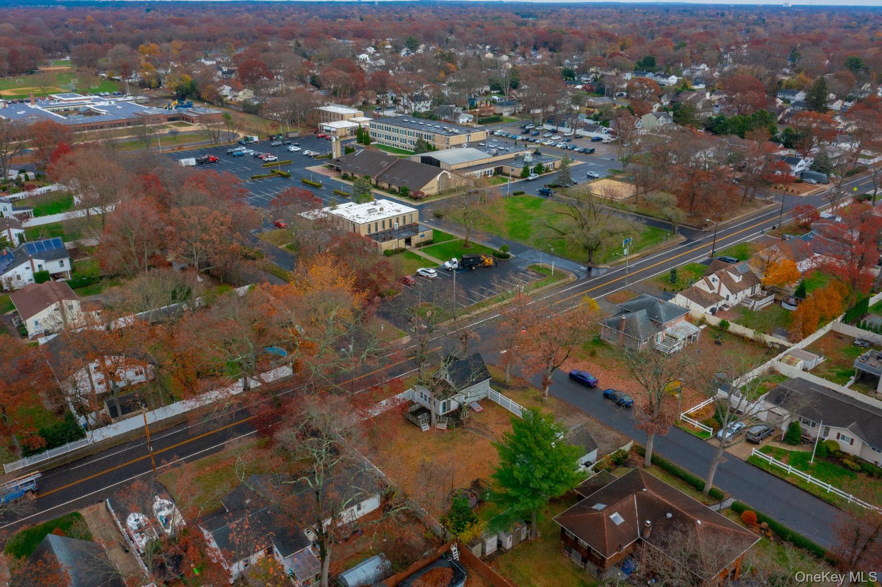 West Islip, New York, 11795, United States, 2 Bedrooms Bedrooms, ,1 BathroomBathrooms,Residential,For Sale,1994287