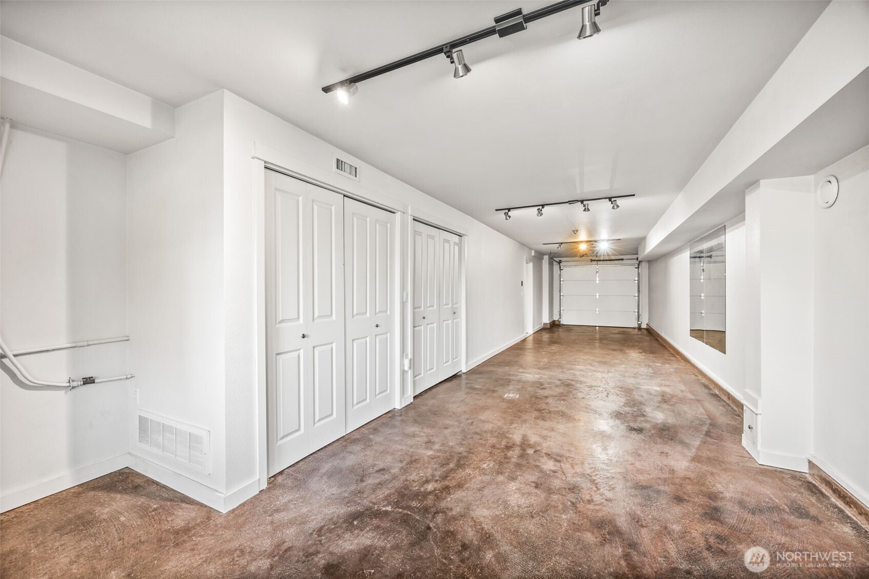 Seattle, Washington, 98106, United States, 2 Bedrooms Bedrooms, ,2 BathroomsBathrooms,Residential,For Sale,1991706