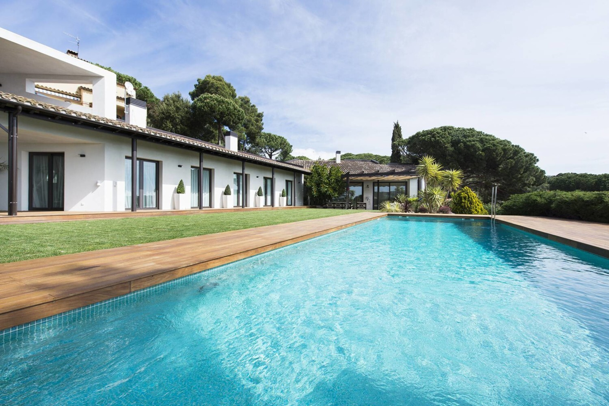  Spectacular villa of modern lines at 600 m from the beach - 物件實景