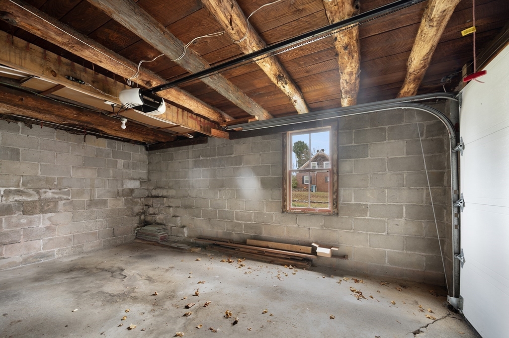 Northbridge, Massachusetts, 01534, United States, 3 Bedrooms Bedrooms, ,1 BathroomBathrooms,Residential,For Sale,1992479