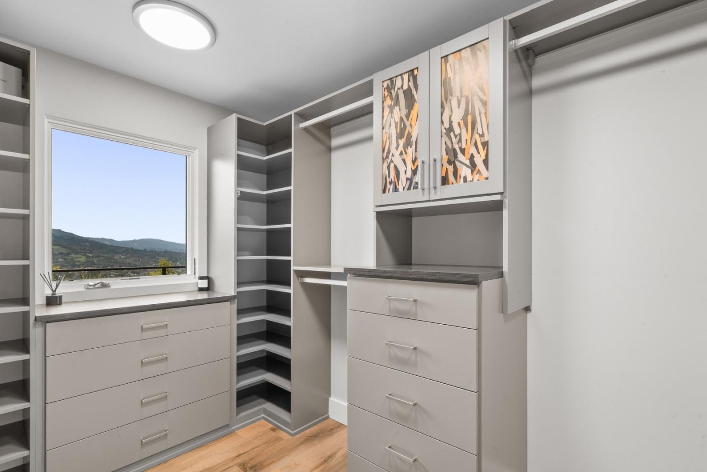 Los Gatos, California, 95030, United States, 5 Bedrooms Bedrooms, ,6 BathroomsBathrooms,Residential,For Sale,1997013