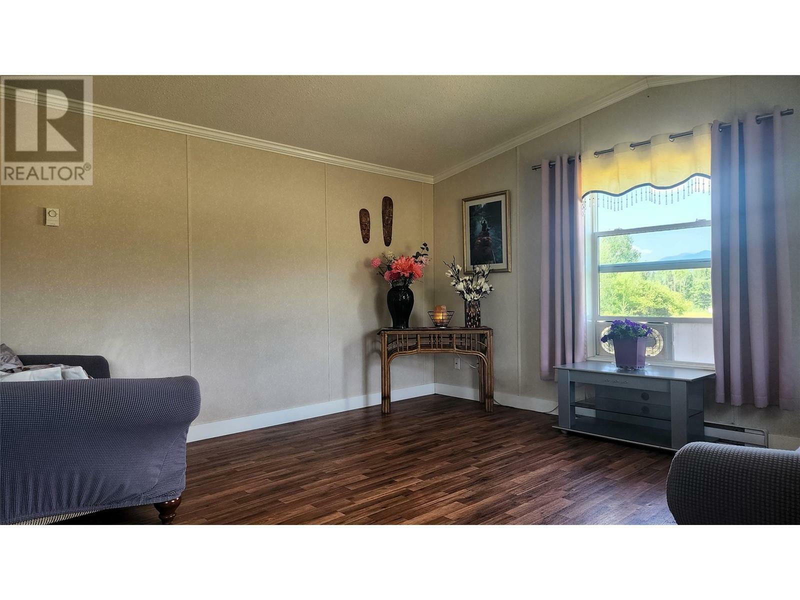 CHERRYVILLE, British Columbia, V0E 2G3, CA, 2 Bedrooms Bedrooms, ,1 BathroomBathrooms,Residential,For Sale,1837133