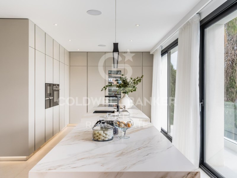 Marbella, Andalusia, ES, 4 Bedrooms Bedrooms, ,4 BathroomsBathrooms,Residential,For Sale,1793711