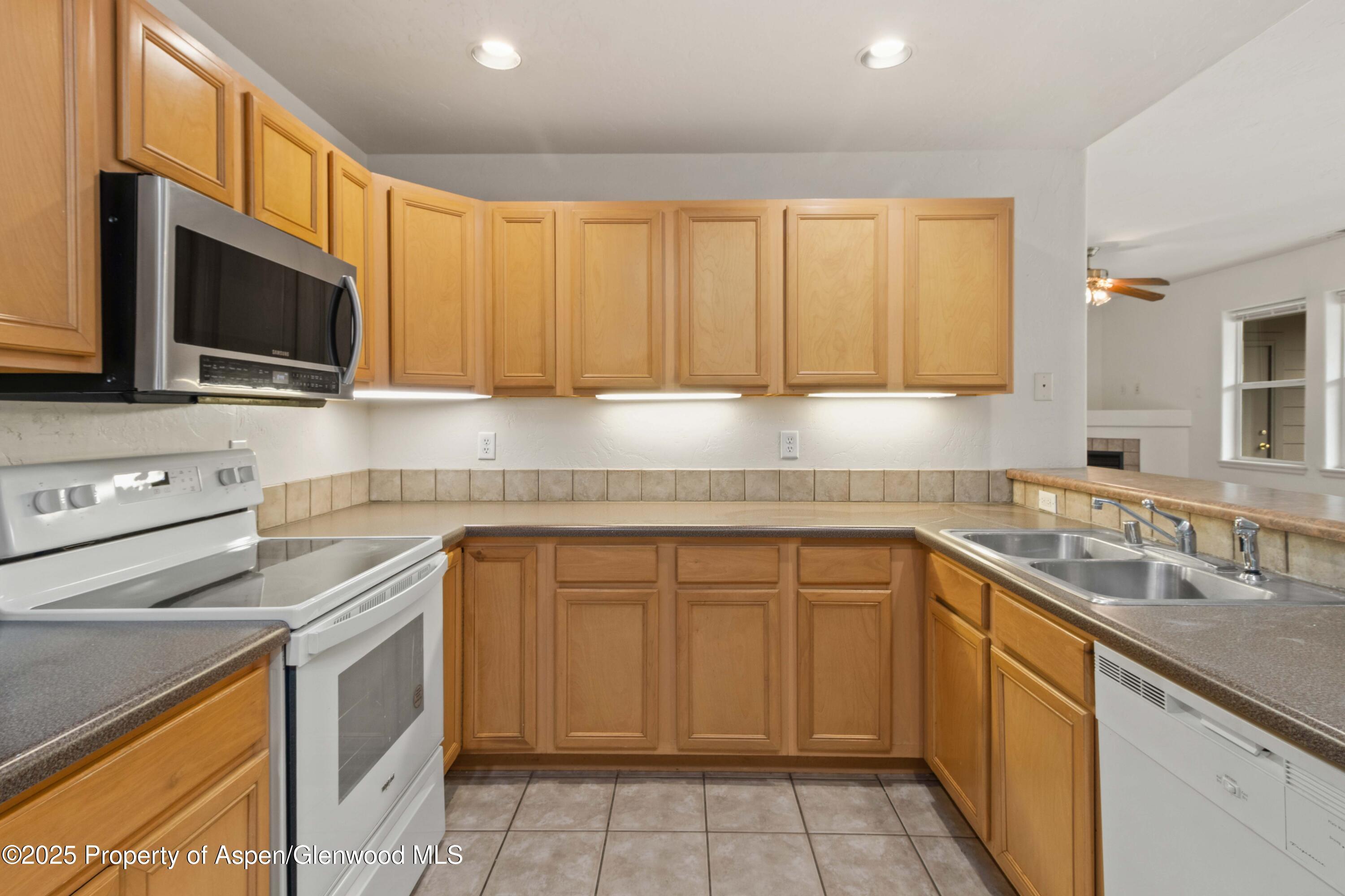 Glenwood Springs, Colorado, 81601, United States, 3 Bedrooms Bedrooms, ,2 BathroomsBathrooms,Residential,For Sale,1795140