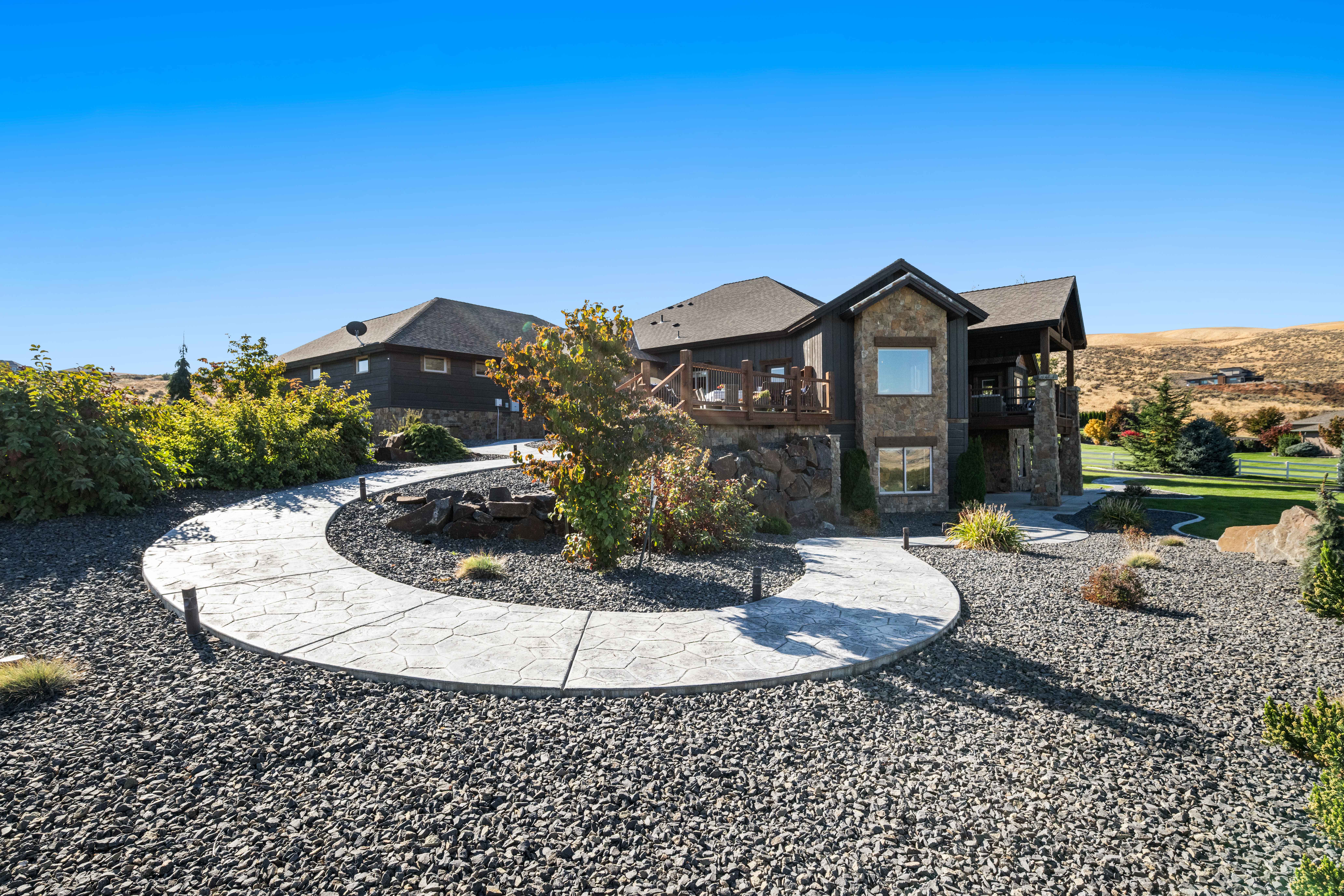  Views 6 Car Garage, Luxury Estate on 4 acres. - 物件實景