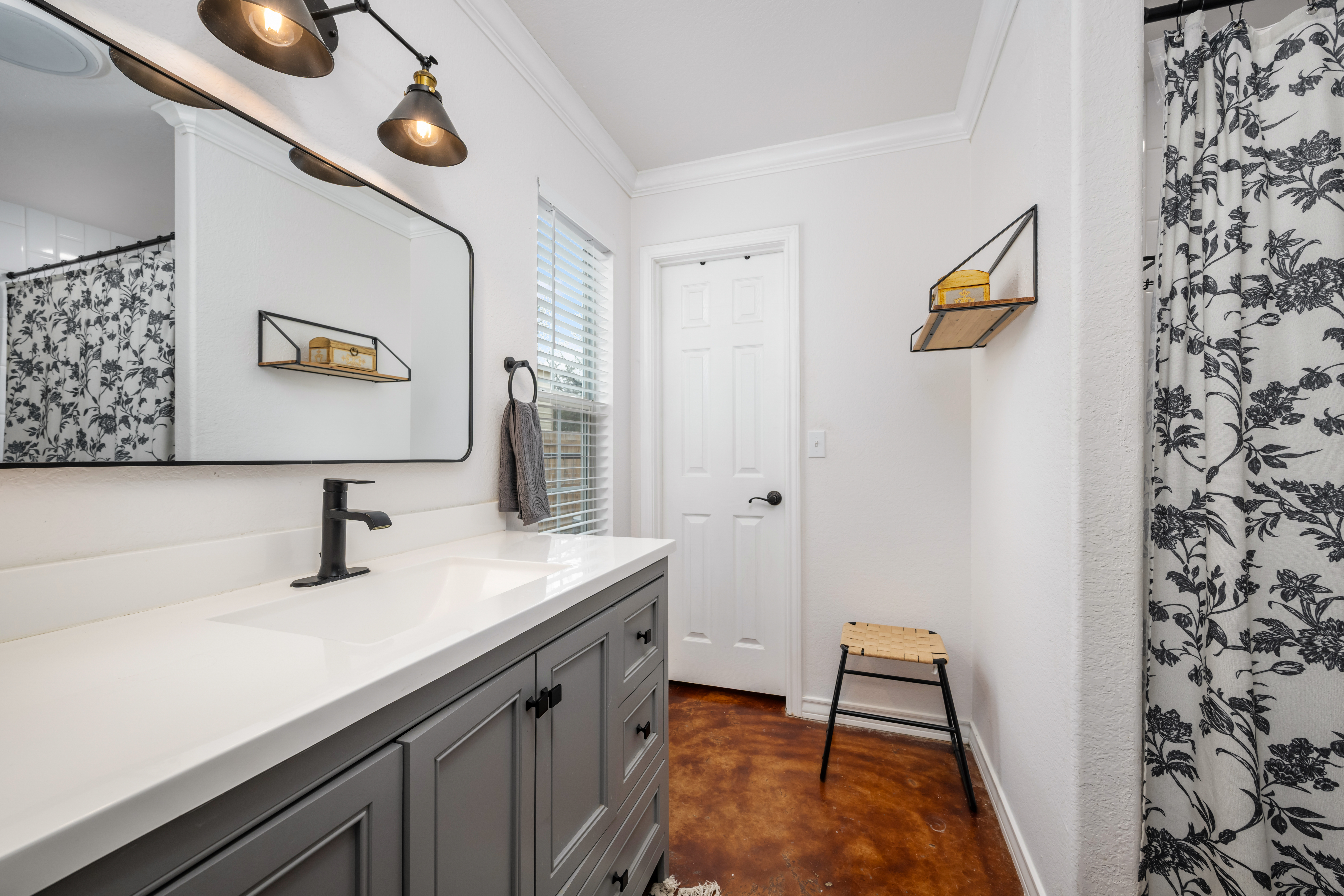  Updated Hill Country Gem with Community Parks and River Access - 物件實景