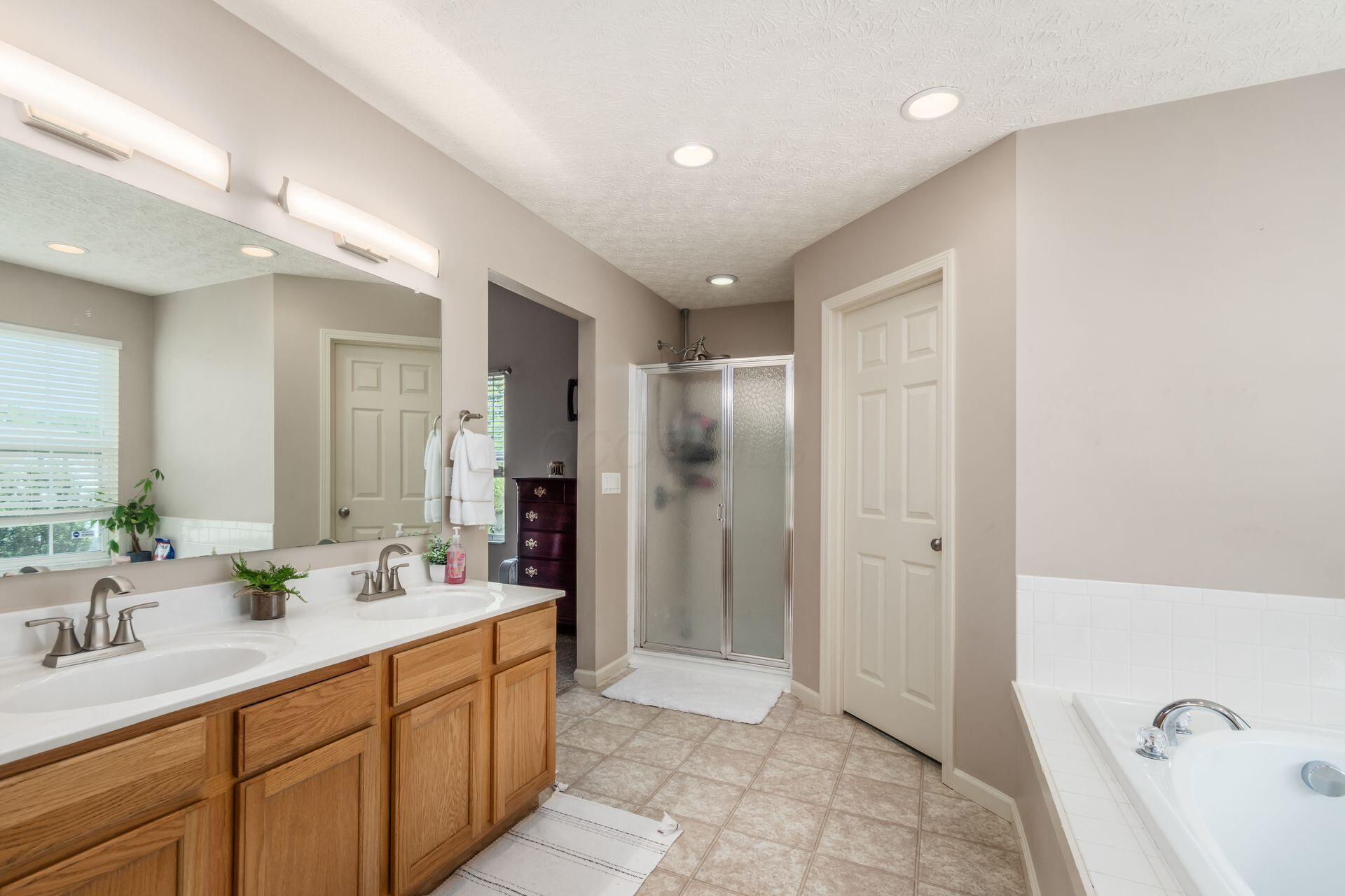 Grove City, Ohio, 43123, United States, 4 Bedrooms Bedrooms, ,3 BathroomsBathrooms,Residential,For Sale,1882454