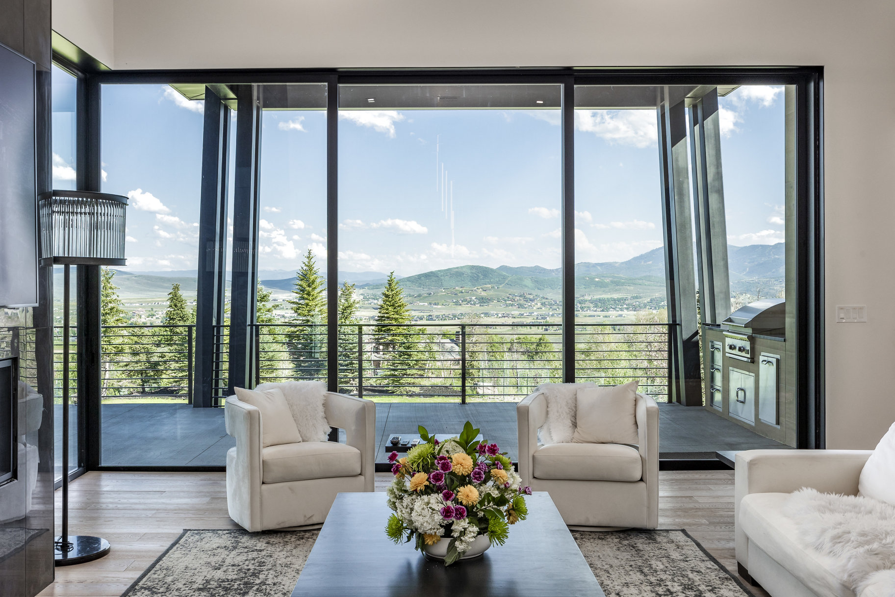  A RARE MODERN MOUNTAIN ESTATE WITH AN EXTRAORDINARY EQUESTRIAN FACILITY - 物件實景