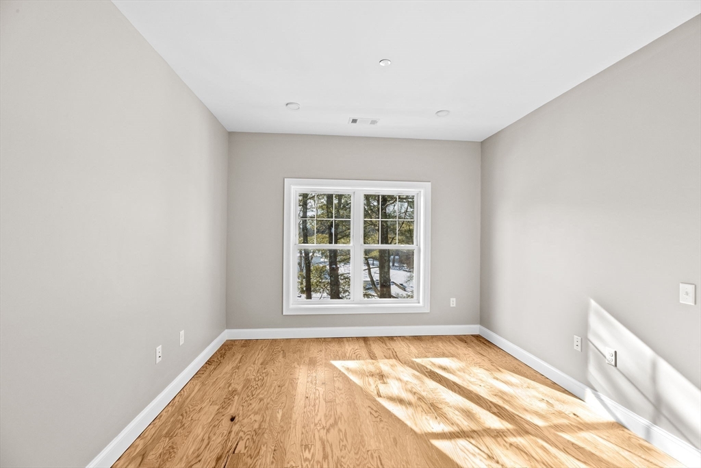 Milton, Massachusetts, 02186, United States, 2 Bedrooms Bedrooms, ,2 BathroomsBathrooms,Residential,For Sale,1906263