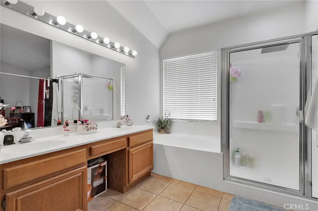 Apple Valley, California, 92308, United States, 4 Bedrooms Bedrooms, ,2 BathroomsBathrooms,Residential,For Sale,1974714