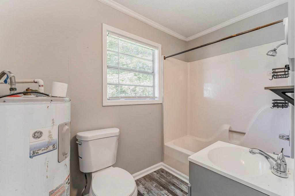 DALTON, Georgia, 30721, United States, 16 Bedrooms Bedrooms, ,12 BathroomsBathrooms,Residential,For Sale,1949791