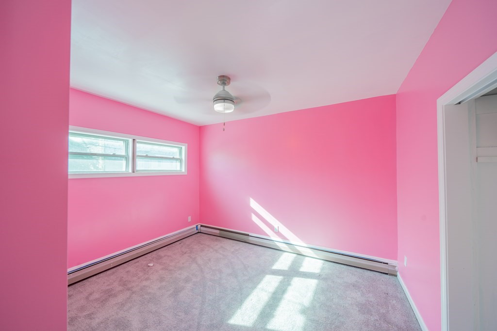 Fall River, Massachusetts, 02723, United States, 10 Bedrooms Bedrooms, ,3 BathroomsBathrooms,Residential,For Sale,1923433