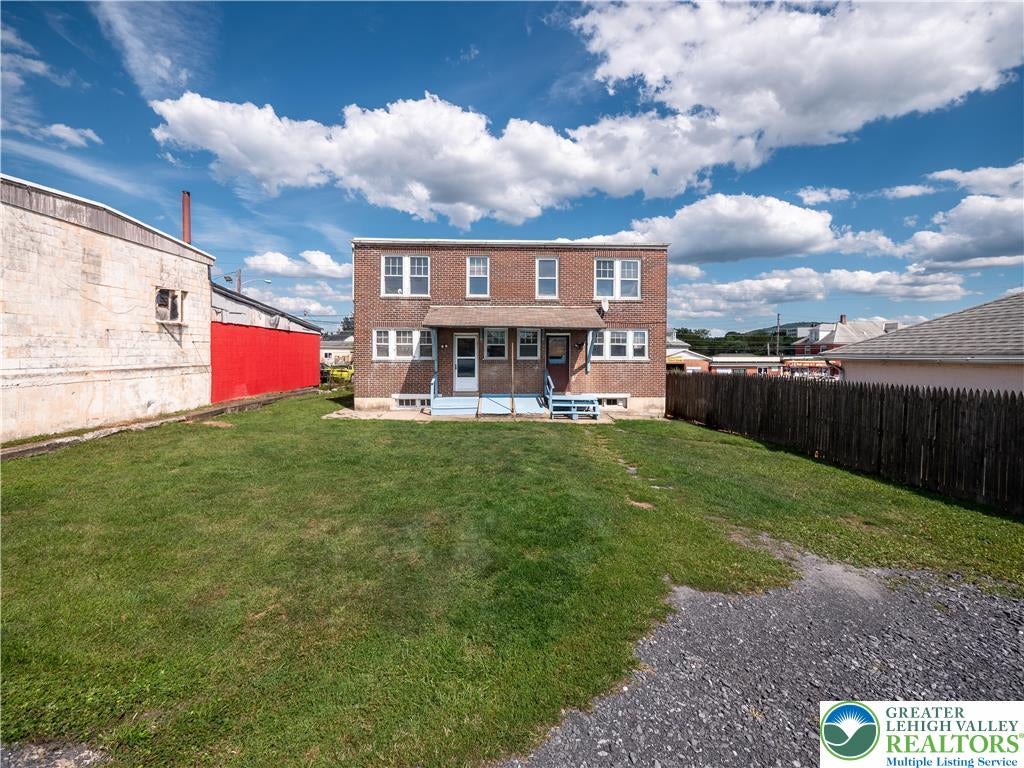 Palmer Twp, Pennsylvania, 18045, United States, 6 Bedrooms Bedrooms, ,2 BathroomsBathrooms,Residential,For Sale,1933685