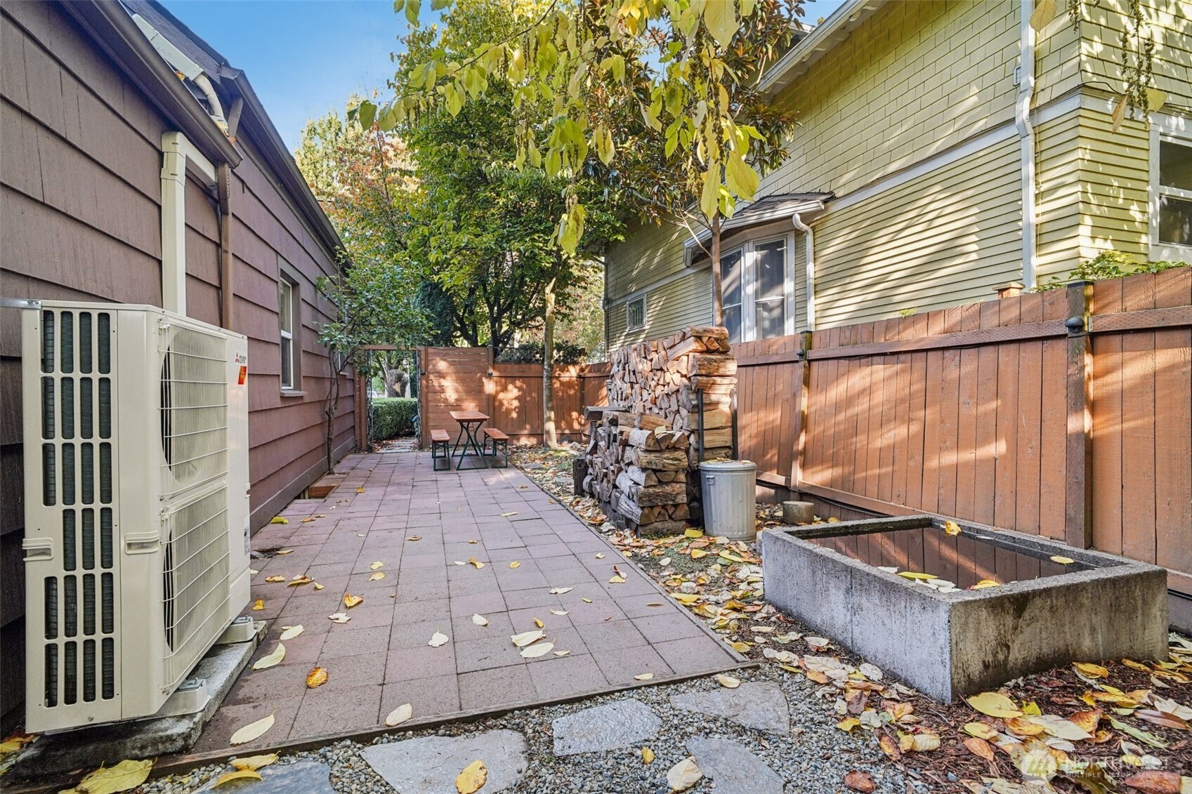 Seattle, Washington, 98108, United States, 3 Bedrooms Bedrooms, ,1 BathroomBathrooms,Residential,For Sale,1979331