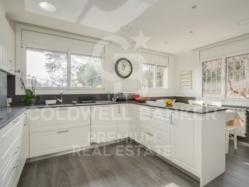 Cerdanyola del Vallès, Catalonia, ES, 4 Bedrooms Bedrooms, ,3 BathroomsBathrooms,Residential,For Sale,1622423