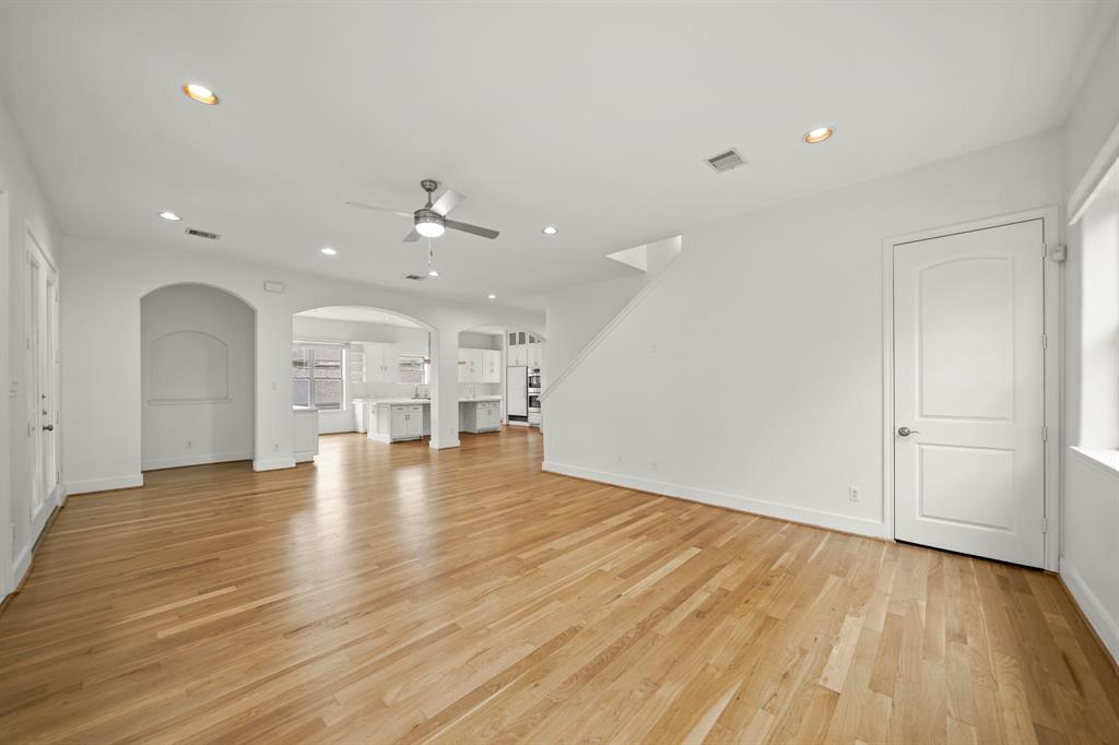 Houston, Texas, 77096, United States, 4 Bedrooms Bedrooms, ,6 BathroomsBathrooms,Residential,For Sale,1827201