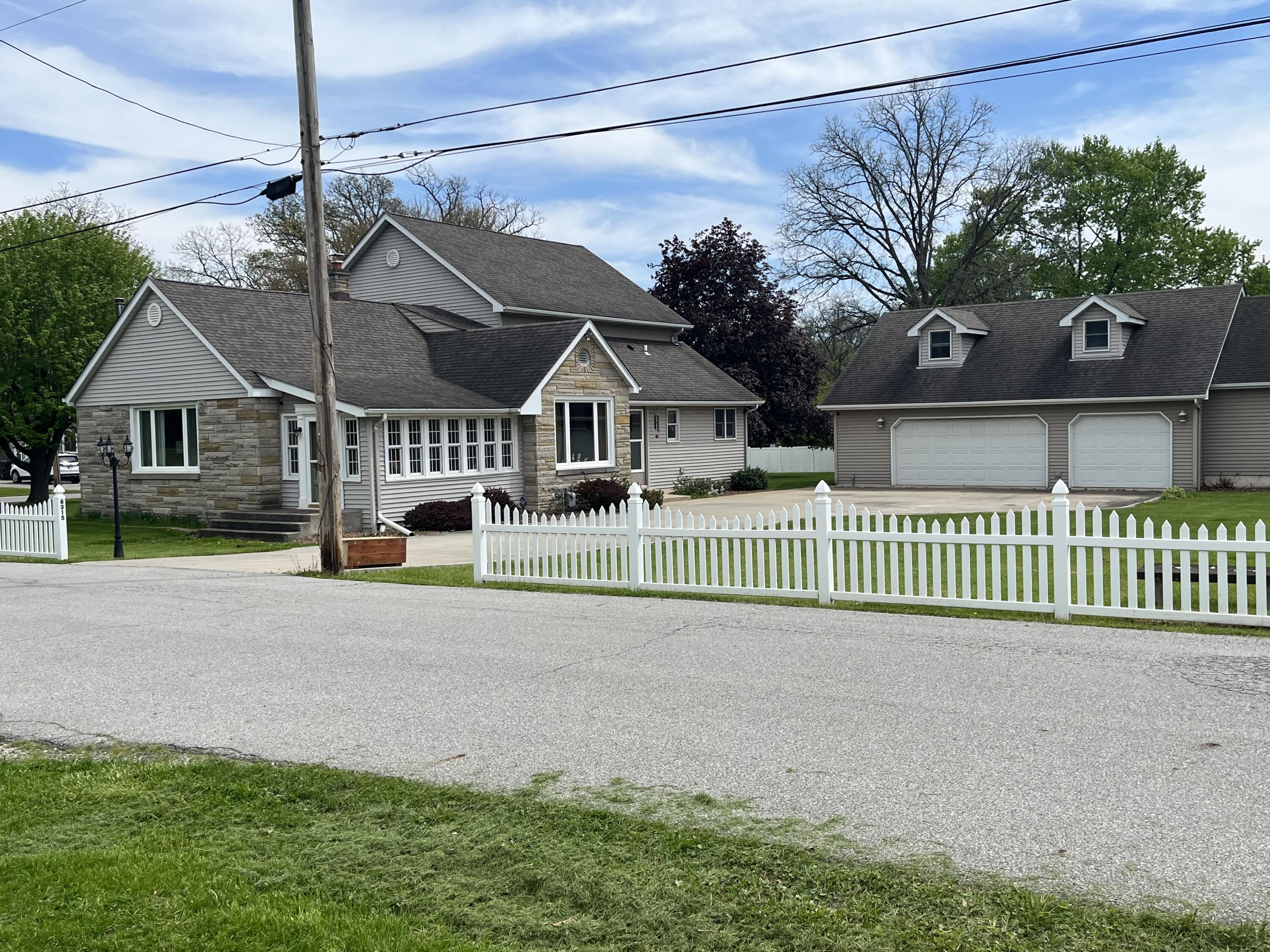Crown Point, Indiana, 46307, United States, 3 Bedrooms Bedrooms, ,3 BathroomsBathrooms,Residential,For Sale,2040656