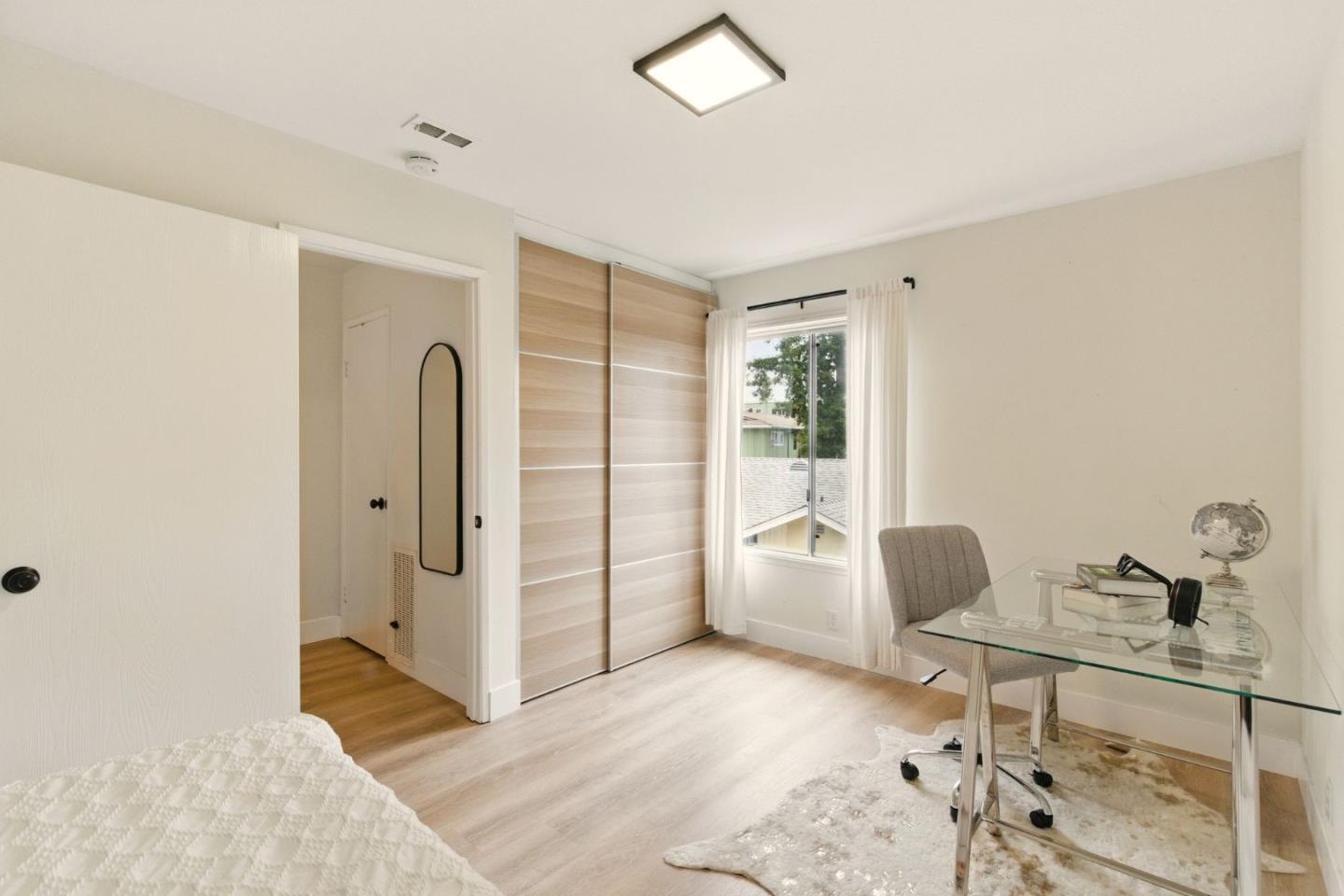 Redwood City, California, 94061, United States, 2 Bedrooms Bedrooms, ,2 BathroomsBathrooms,Residential,For Sale,1939349