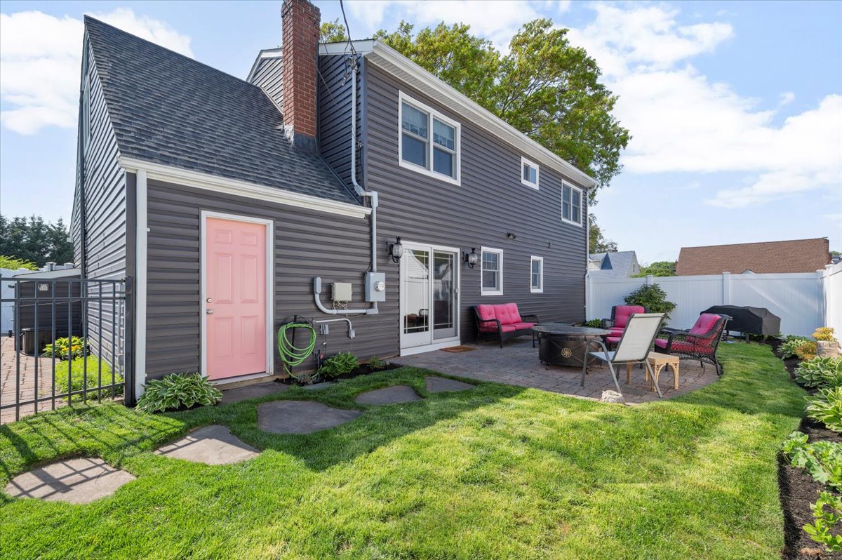 Bethpage, New York, 11714, United States, 3 Bedrooms Bedrooms, ,2 BathroomsBathrooms,Residential,For Sale,1916288