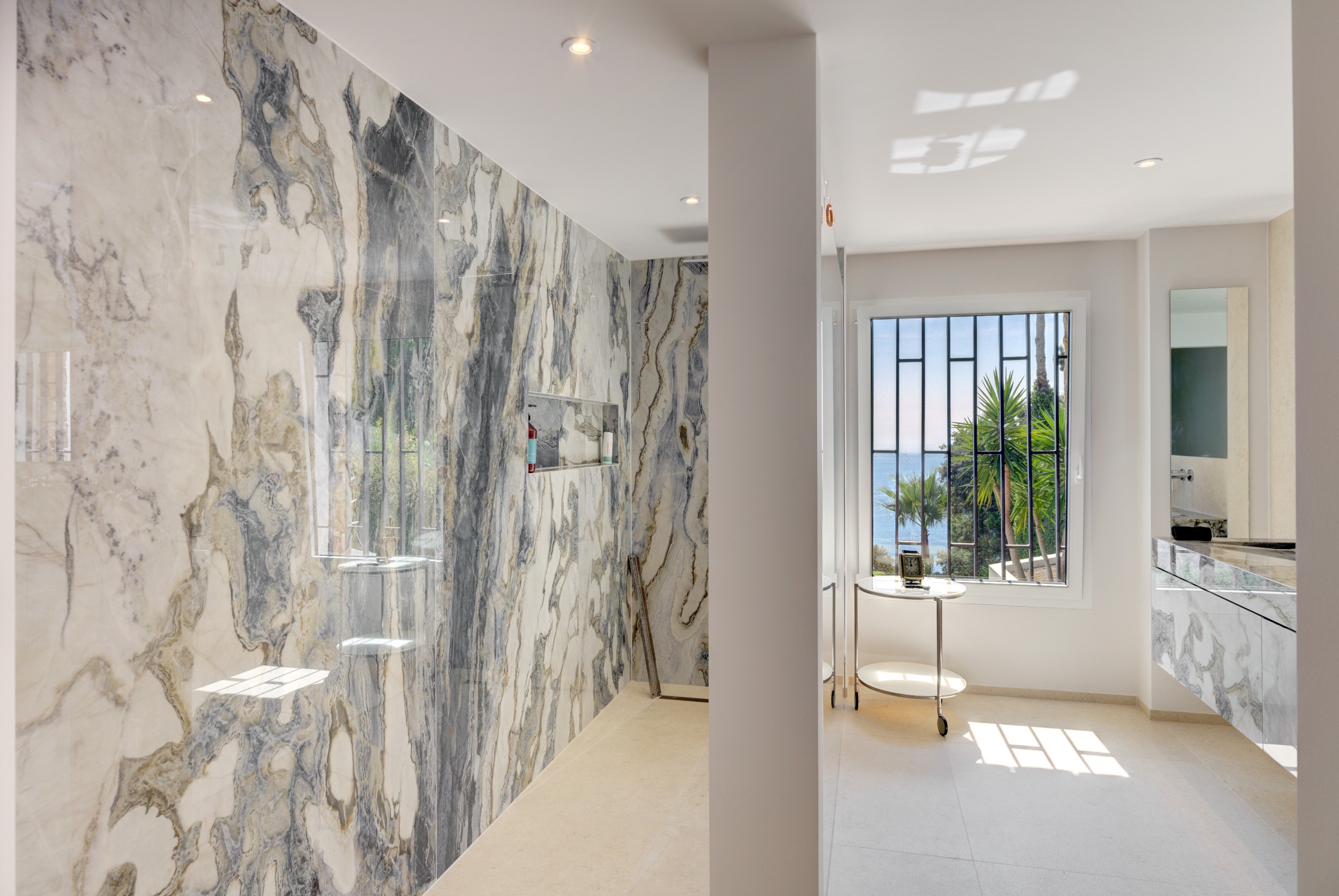  Super Cannes Vallauris, 260 sqm villa with five bedrooms, pool and panoramic se… - 物件實景