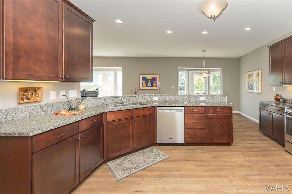 Mehlville, Missouri, 63128, United States, 3 Bedrooms Bedrooms, ,3 BathroomsBathrooms,Residential,For Sale,1966938