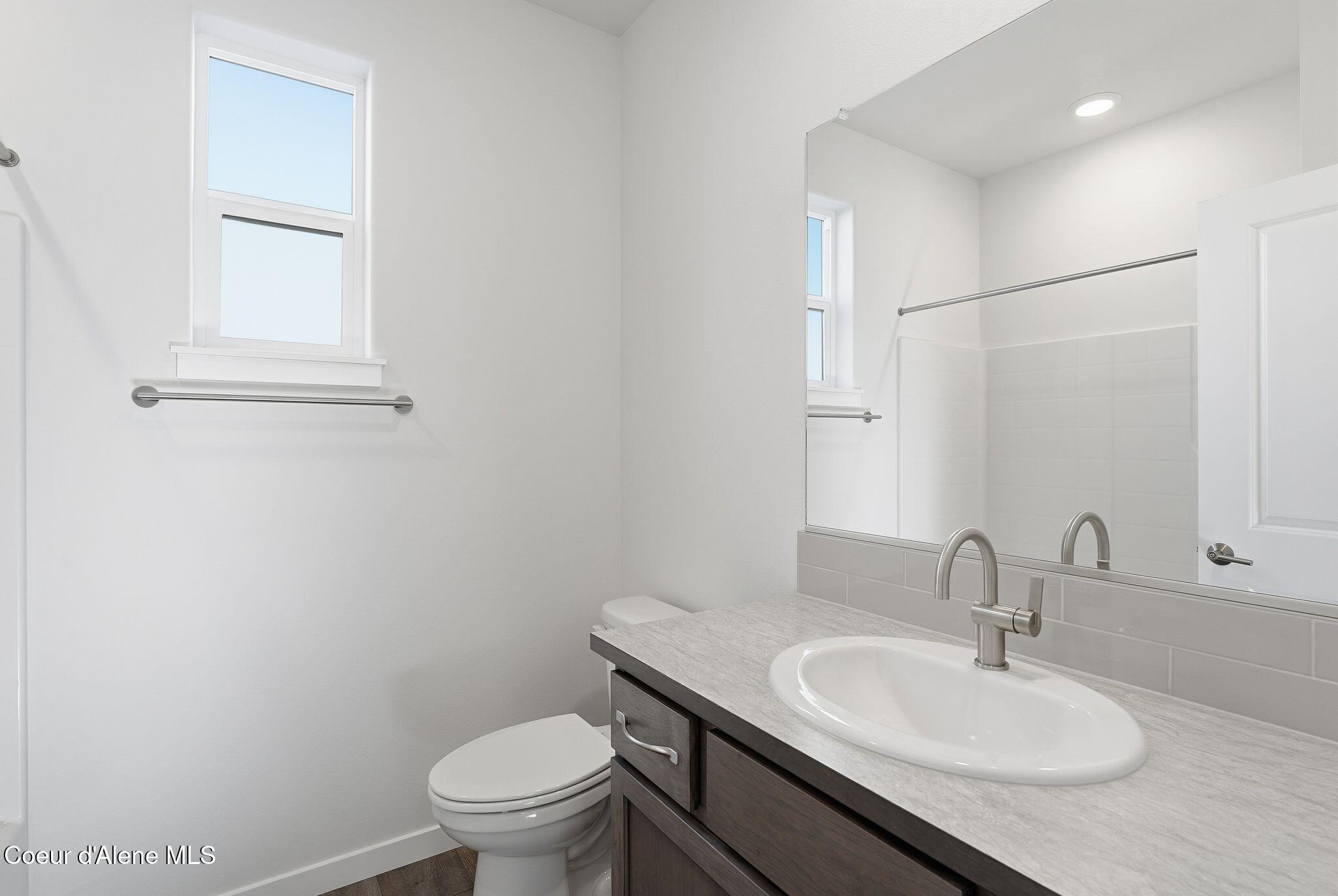 Coeur D'alene, Idaho, 83815, United States, 2 Bedrooms Bedrooms, ,Residential,For Sale,1991054