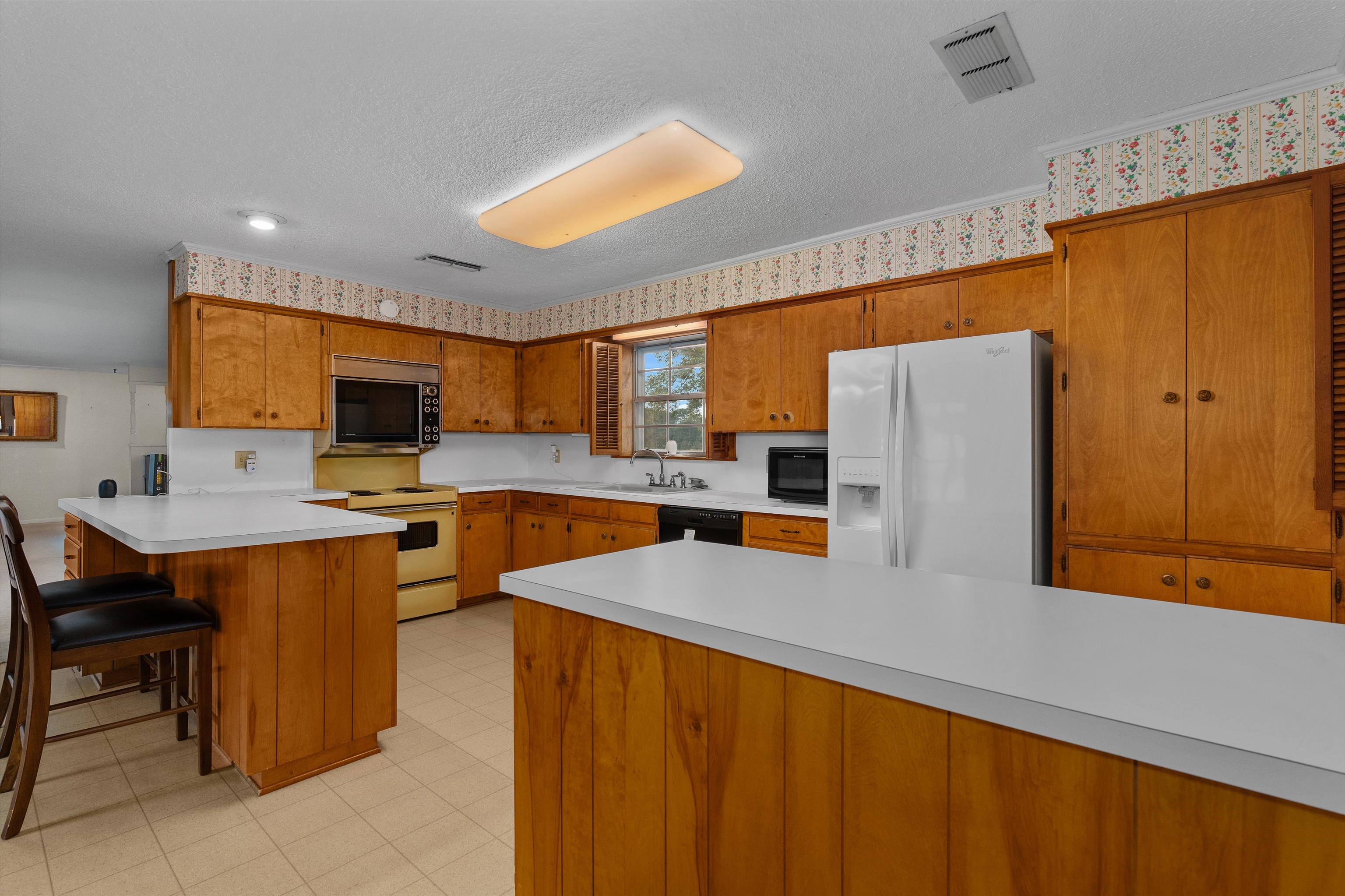 Henderson, Texas, 75654, United States, 3 Bedrooms Bedrooms, ,2 BathroomsBathrooms,Residential,For Sale,1983908