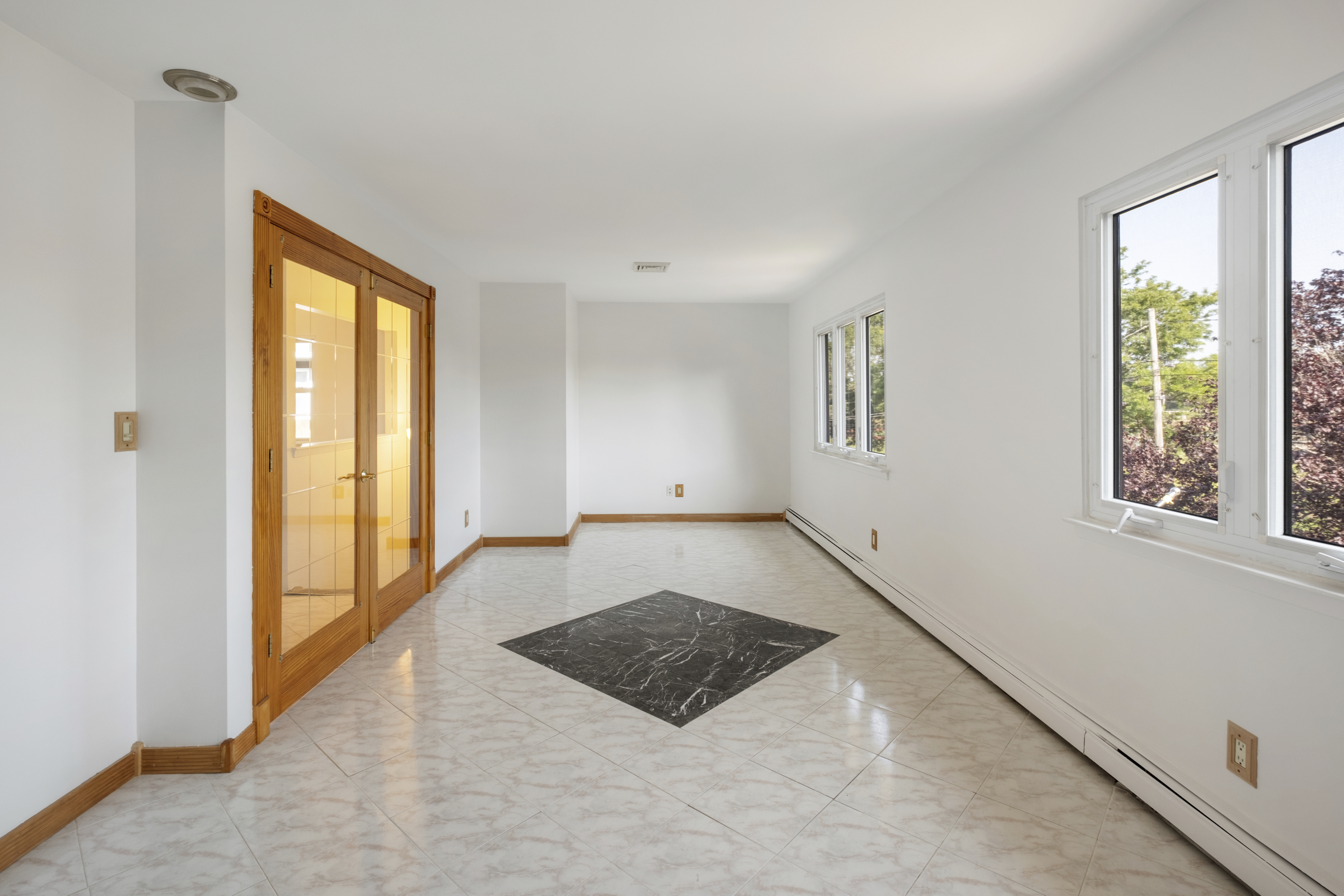 Floral Park, New York, 11001, United States, 5 Bedrooms Bedrooms, ,4 BathroomsBathrooms,Residential,For Sale,1980270