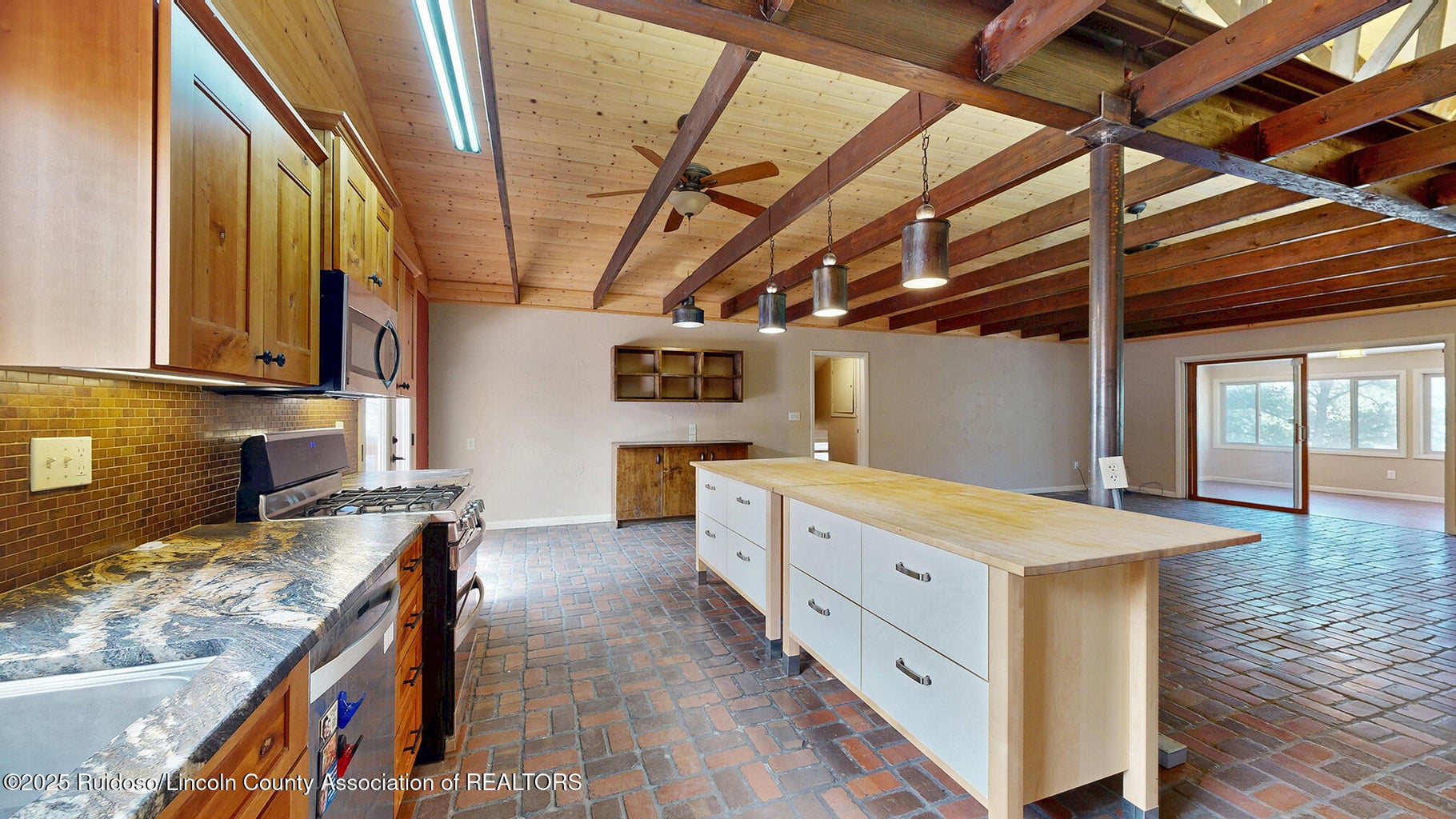 Ruidoso, New Mexico, 88345, United States, 3 Bedrooms Bedrooms, ,3 BathroomsBathrooms,Residential,For Sale,1826738