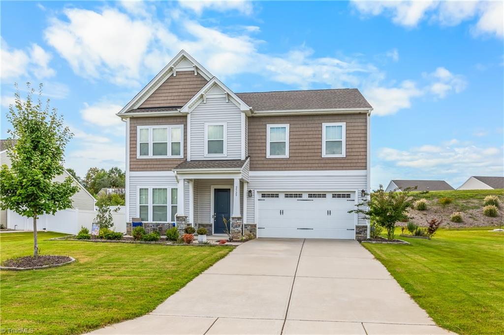 High Point, North Carolina, 27265, United States, 5 Bedrooms Bedrooms, ,4 BathroomsBathrooms,Residential,For Sale,1951573