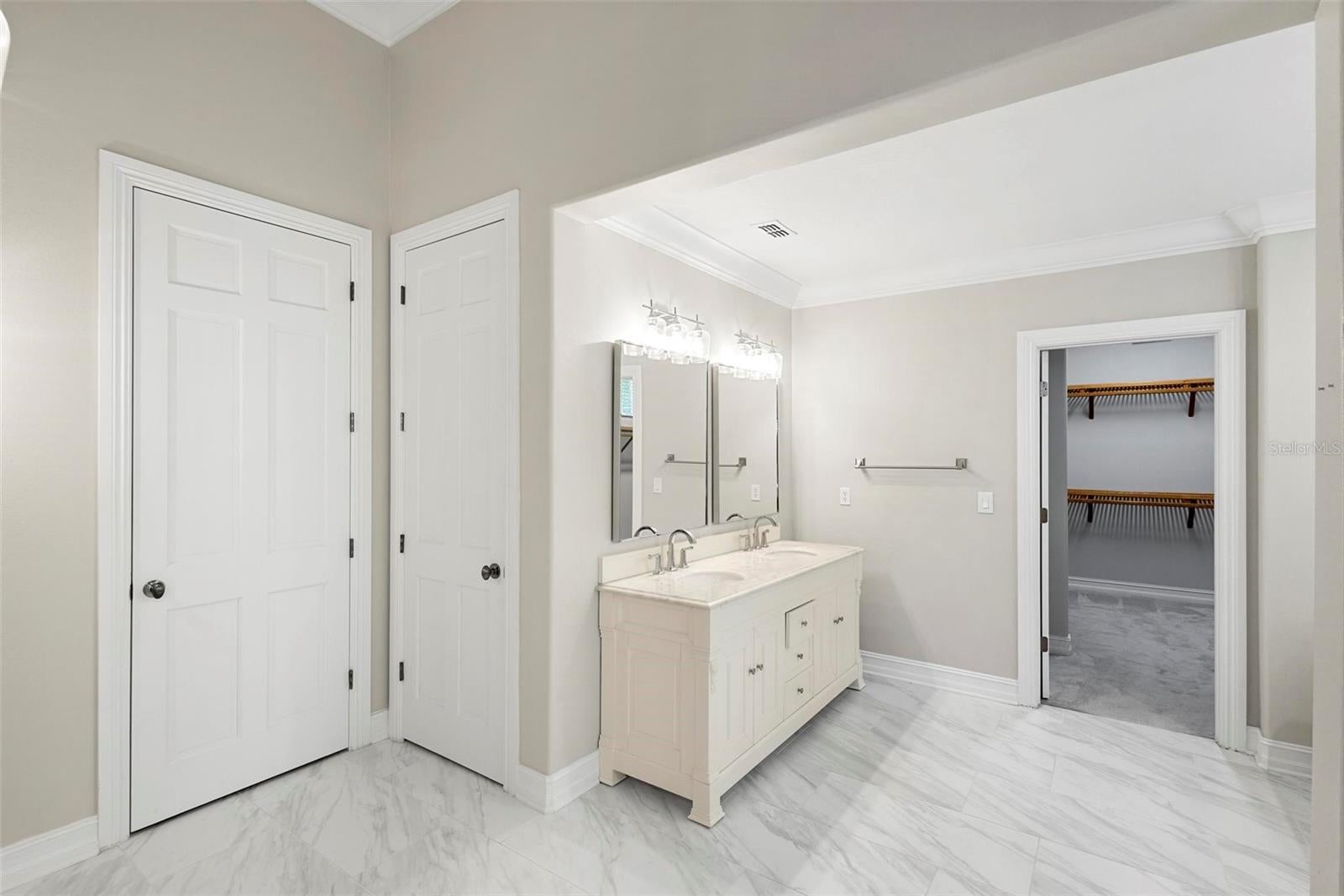 ORLANDO, Florida, 32827, United States, 3 Bedrooms Bedrooms, ,5 BathroomsBathrooms,Residential,For Sale,1825170