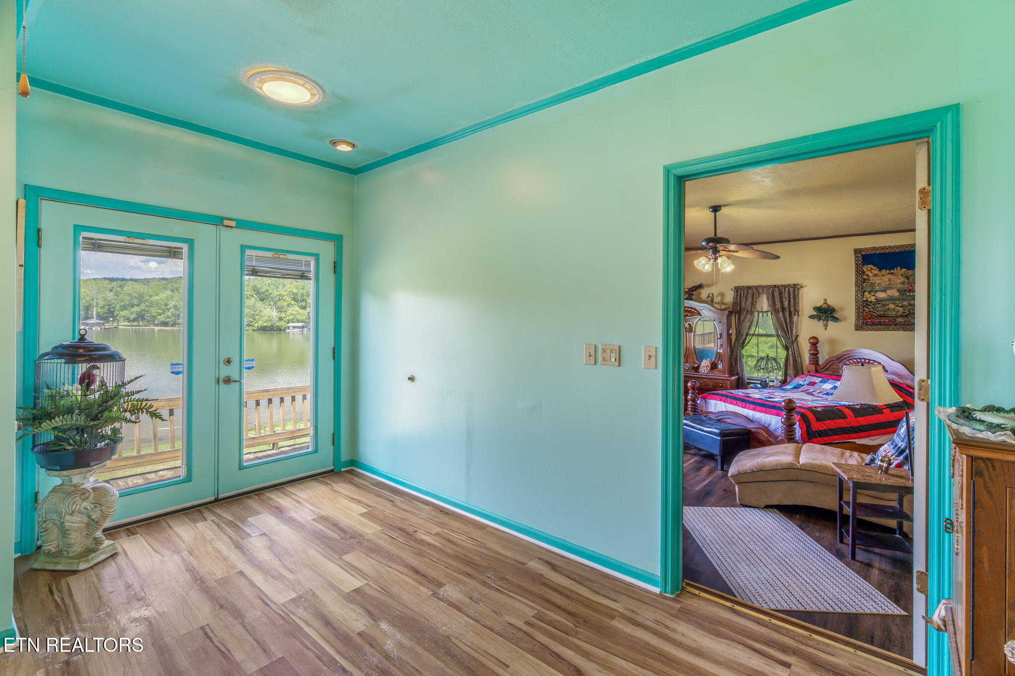 Kingston, Tennessee, 37763, United States, 3 Bedrooms Bedrooms, ,2 BathroomsBathrooms,Residential,For Sale,1891153