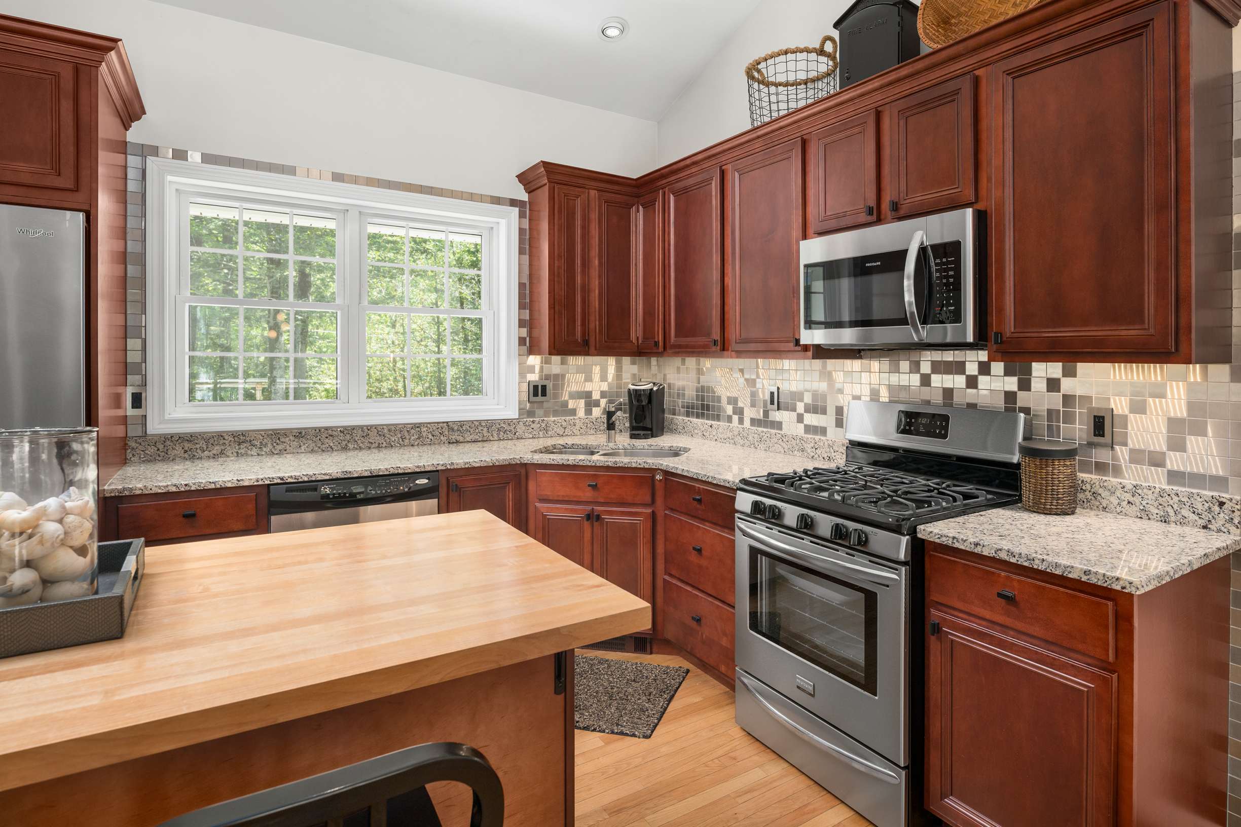  Contemporary Single Level Home on 2+ Acres in Cape Neddick - 物件實景