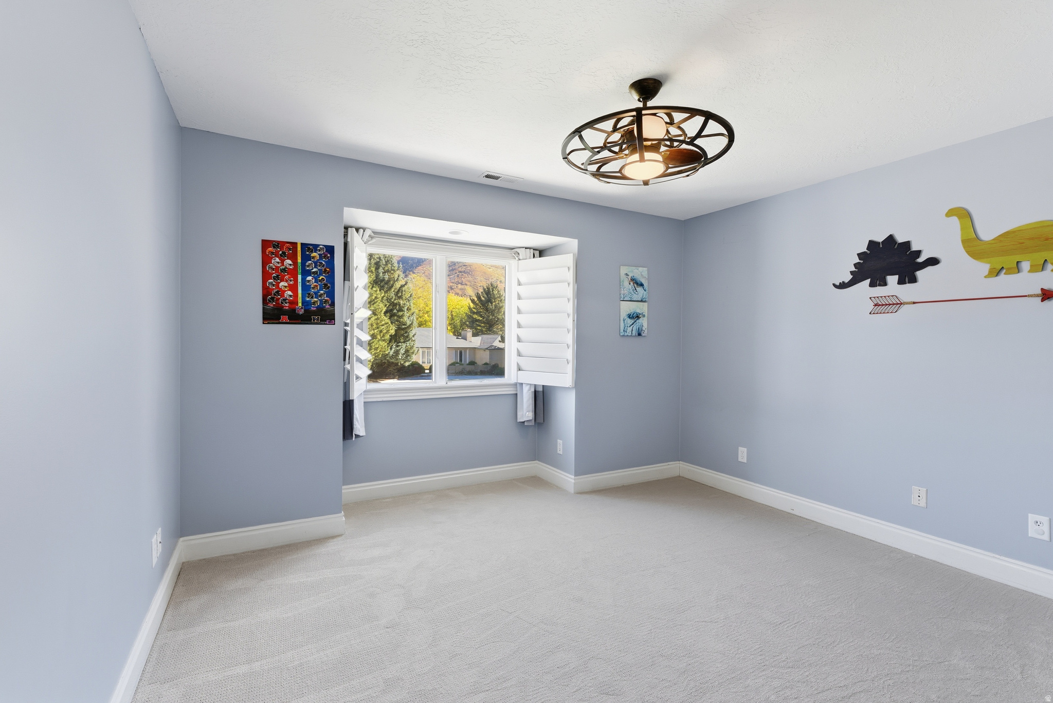 Sandy, Utah, 84092, United States, 5 Bedrooms Bedrooms, ,4 BathroomsBathrooms,Residential,For Sale,1994417