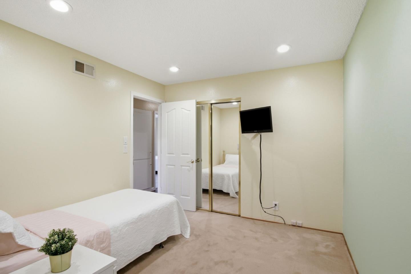 Santa Clara, California, 95051, United States, 4 Bedrooms Bedrooms, ,2 BathroomsBathrooms,Residential,For Sale,1992885