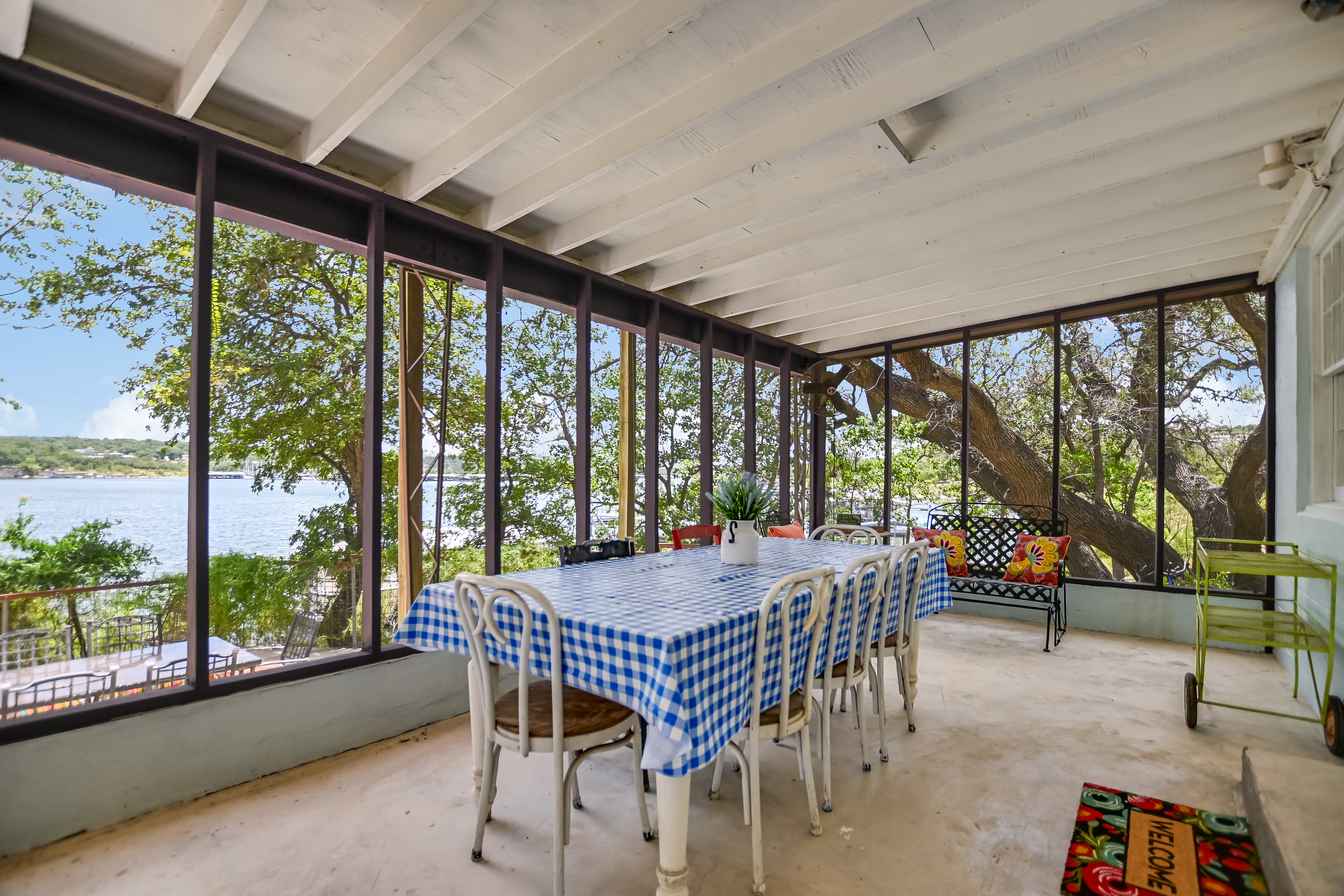  JUST LISTED - Charming lakefront retreat on Lake Travis - 物件實景