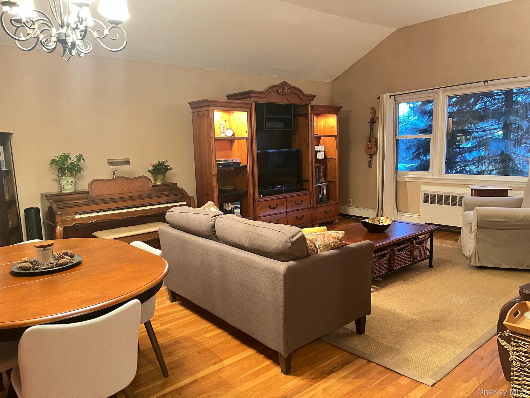 Seaford, New York, 11783, United States, 3 Bedrooms Bedrooms, ,2 BathroomsBathrooms,Residential,For Sale,2014002