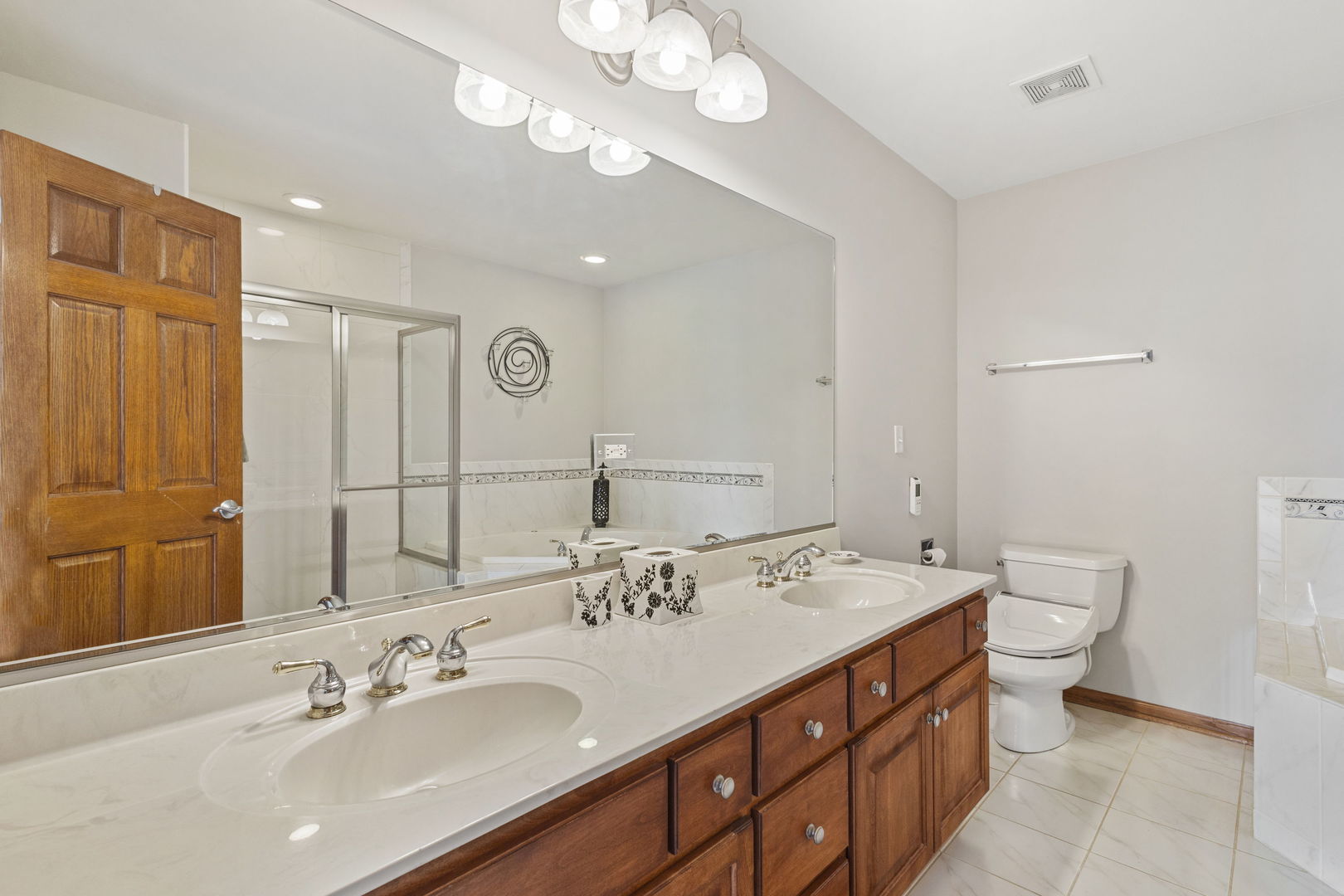 Orland Park, Illinois, 60467, United States, 3 Bedrooms Bedrooms, ,4 BathroomsBathrooms,Residential,For Sale,1927522