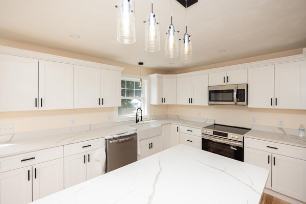 Worcester, Massachusetts, 01604, United States, 3 Bedrooms Bedrooms, ,3 BathroomsBathrooms,Residential,For Sale,1921245