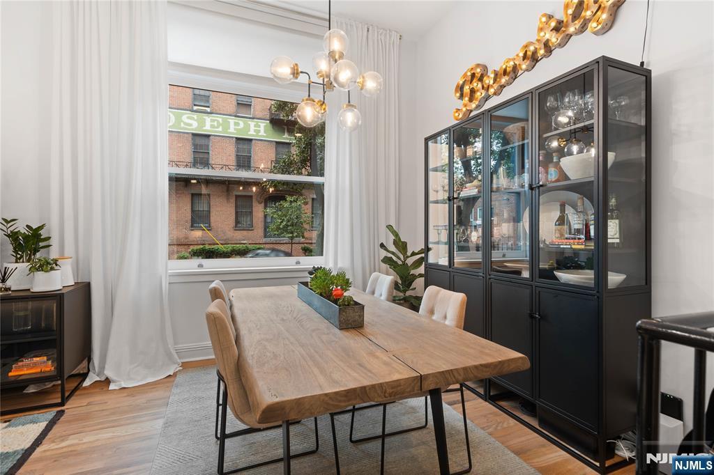 Jersey City, New Jersey, 07302, United States, 1 Bedroom Bedrooms, ,2 BathroomsBathrooms,Residential,For Sale,1950964
