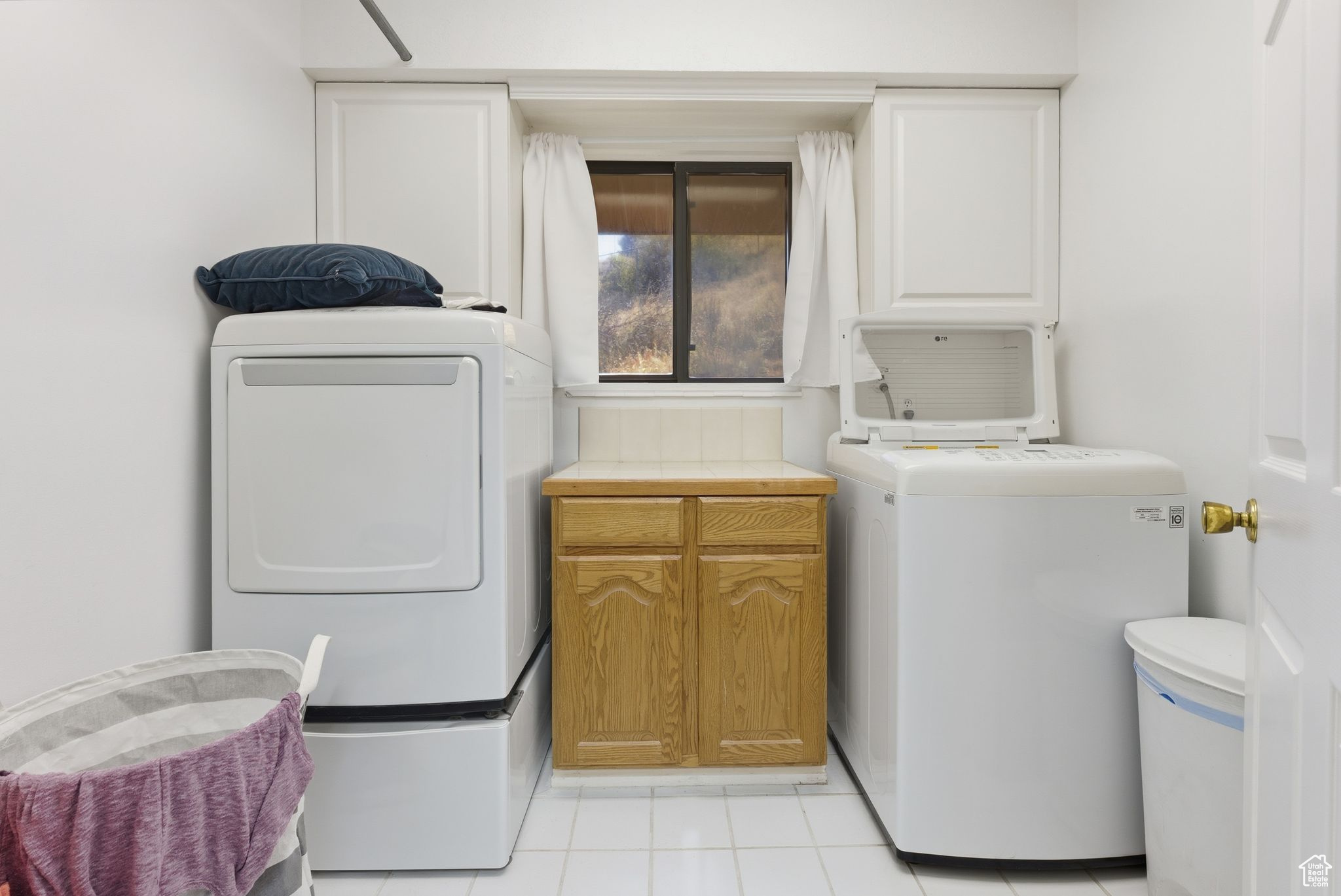 Tooele, Utah, 84074, United States, 4 Bedrooms Bedrooms, ,4 BathroomsBathrooms,Residential,For Sale,1989658