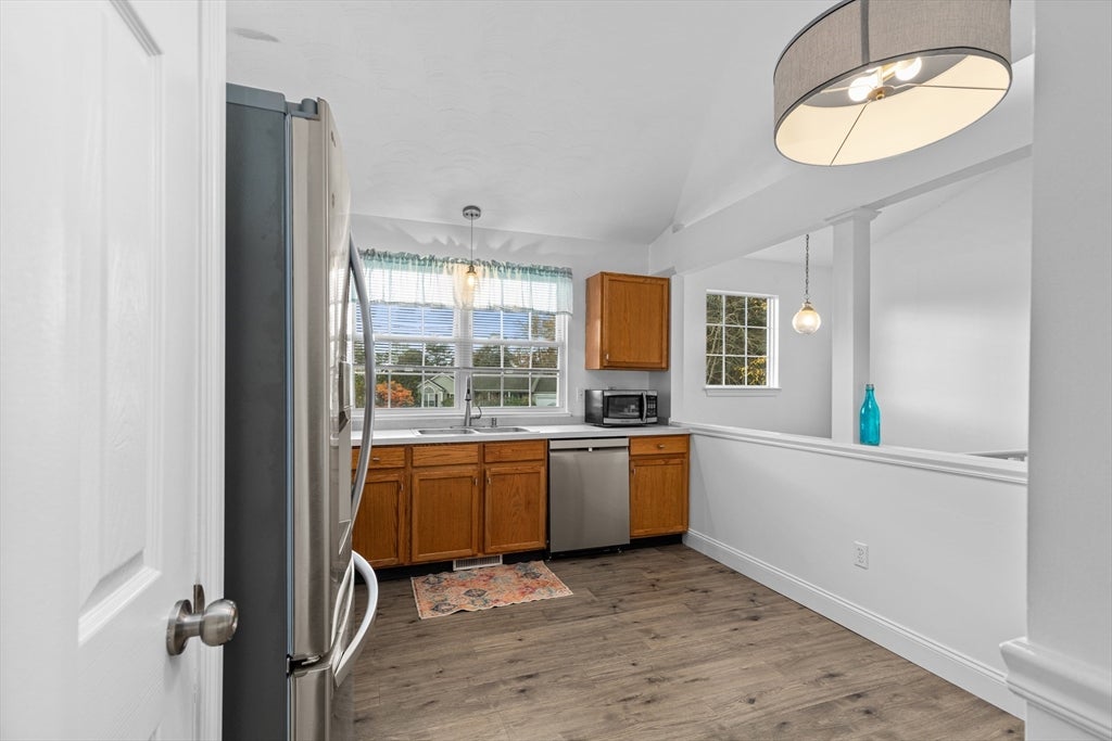 Plymouth, Massachusetts, 02360, United States, 3 Bedrooms Bedrooms, ,2 BathroomsBathrooms,Residential,For Sale,1982553